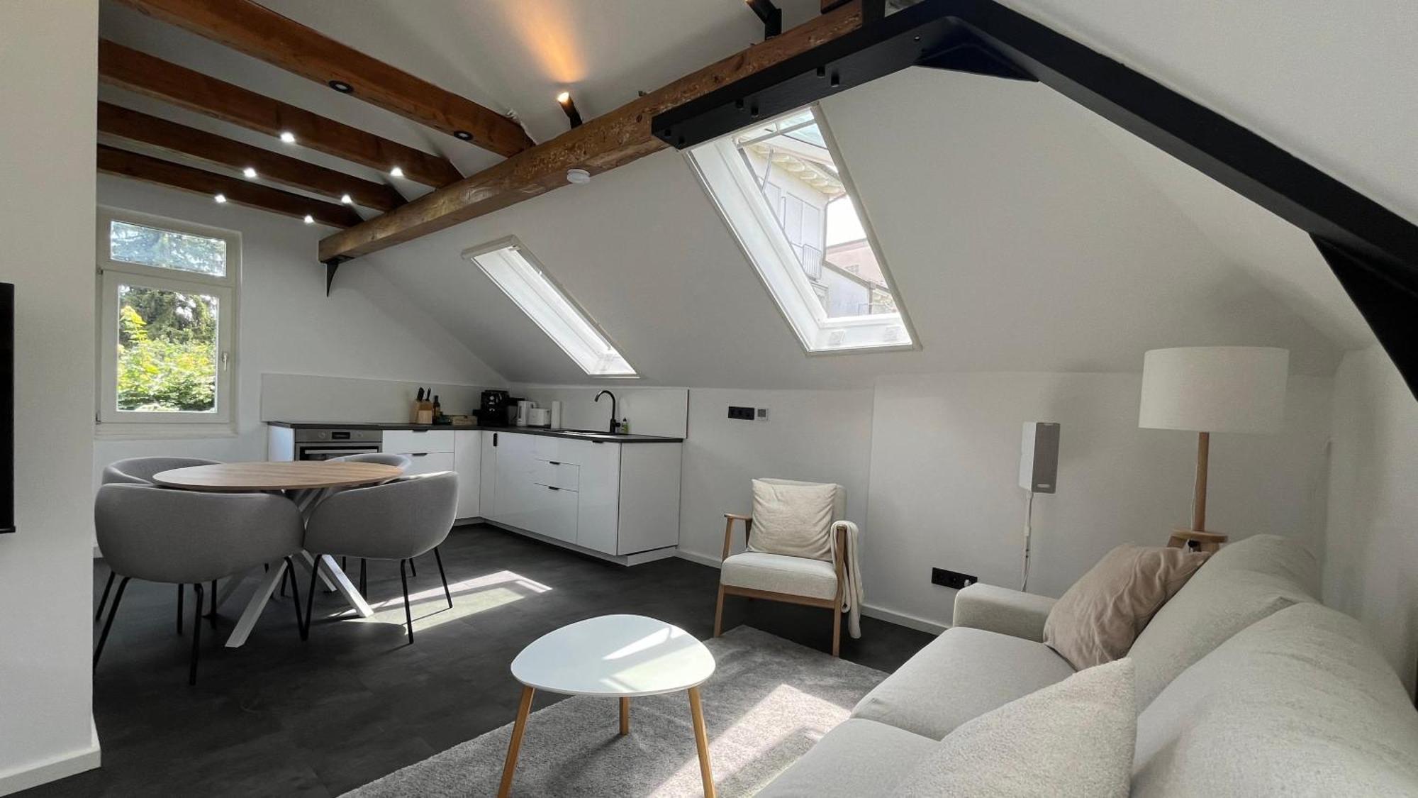 Ludwigshome - Zentrale Lage, Luxusbad, Workspace, Klima Ludwigsburg Eksteriør bilde