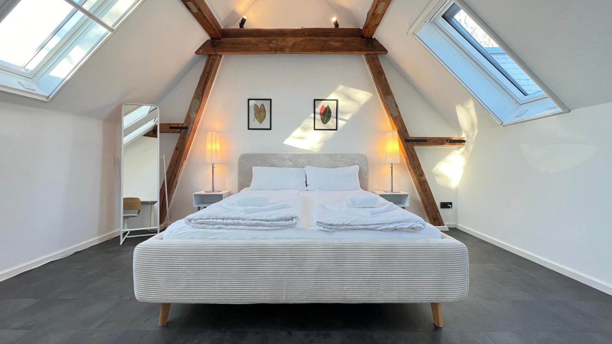 Ludwigshome - Zentrale Lage, Luxusbad, Workspace, Klima Ludwigsburg Eksteriør bilde